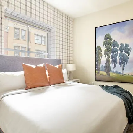 Fidi 2 Bedroom With Keyless Entry And Fully Furnished